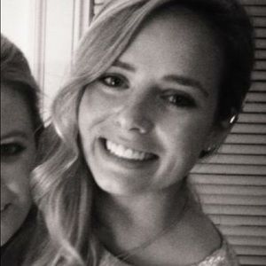 Meet your Posher, Caitlin